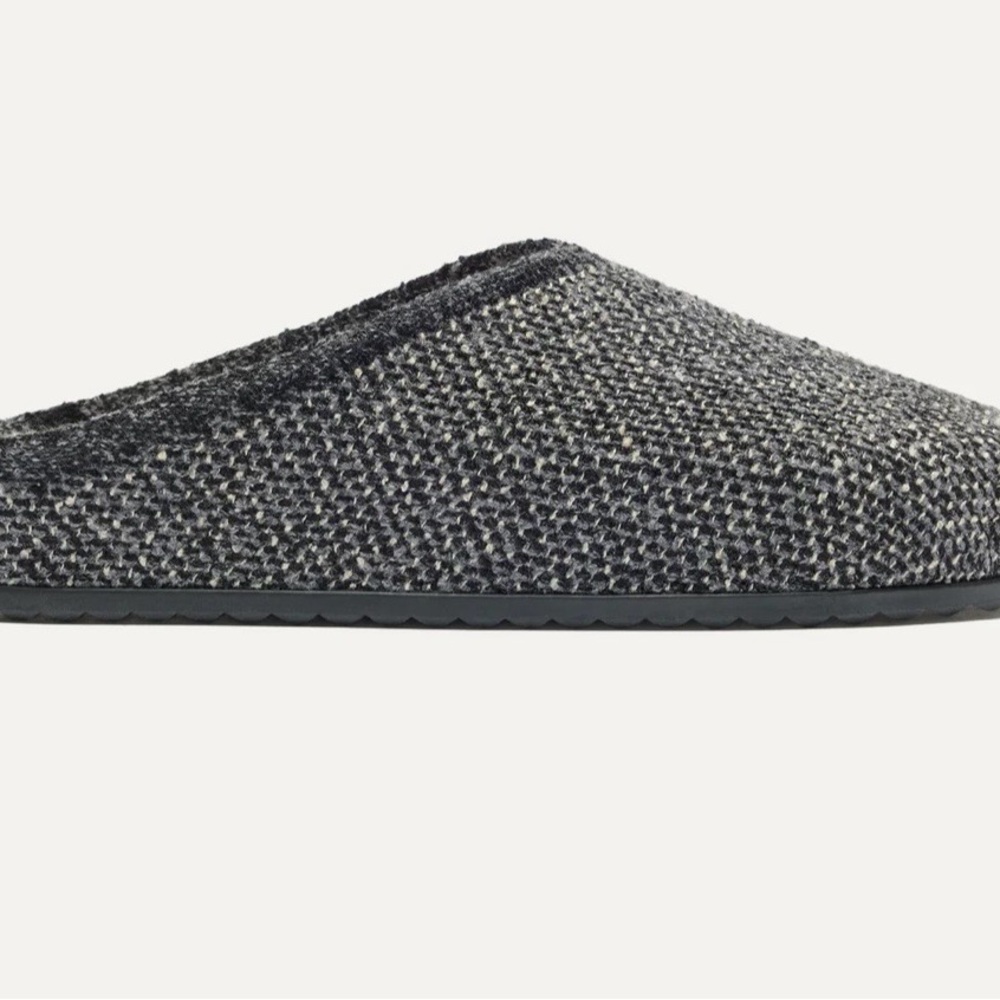 Rothy's cozy clogs Color Black Sesame Bouclé size 11 - Picture 3 of 5